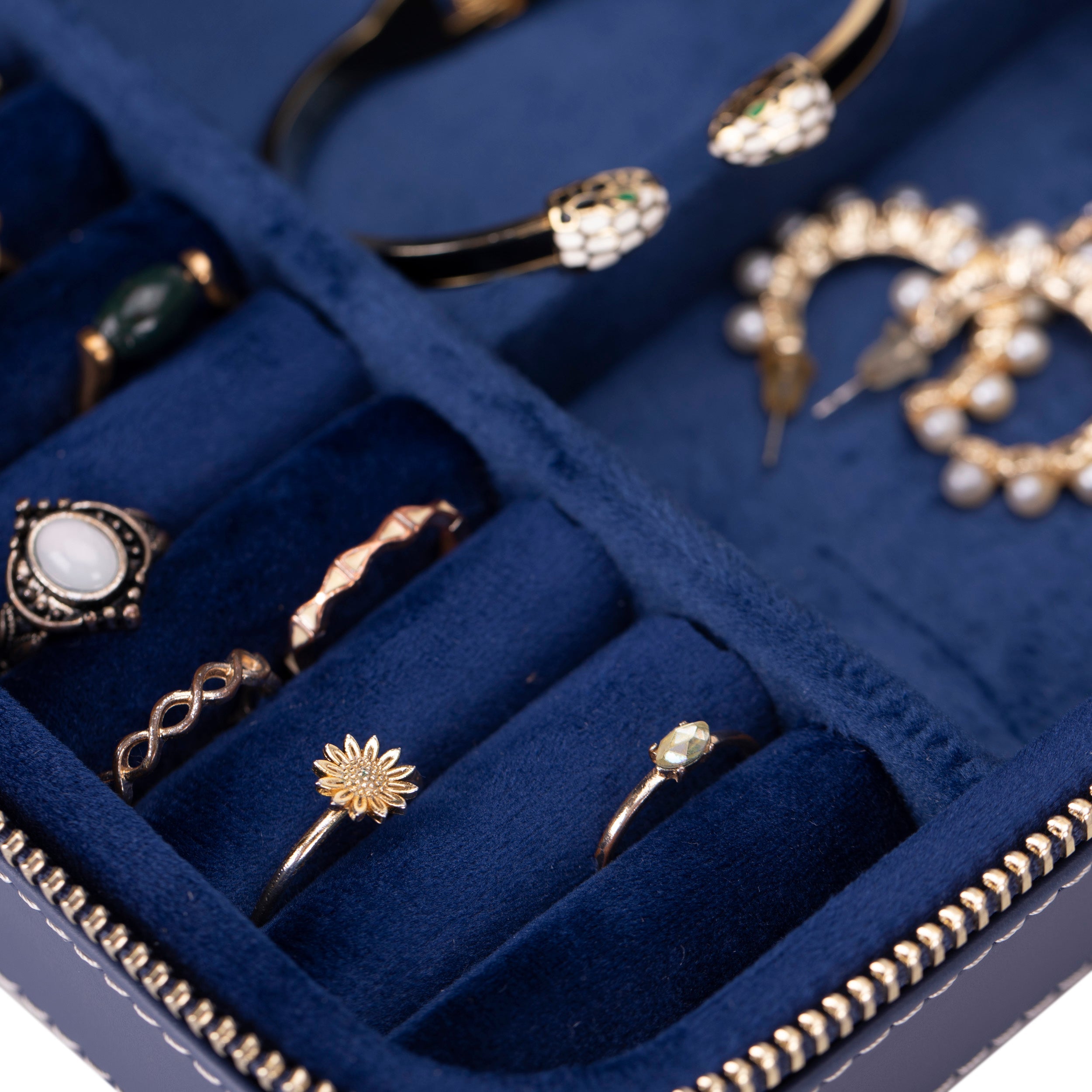 Perlyon Leather Jewelry Box